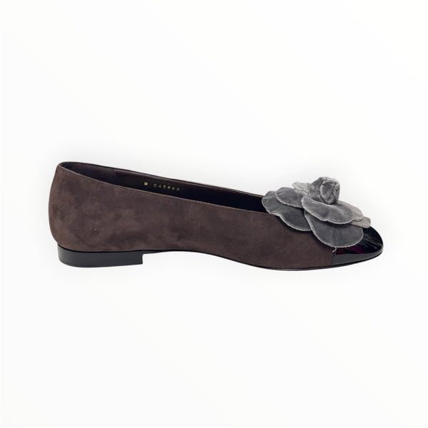 Chanel Suede Patent Cap Toe Camellia Ballerina Flats 37 Marron Gris Size 39