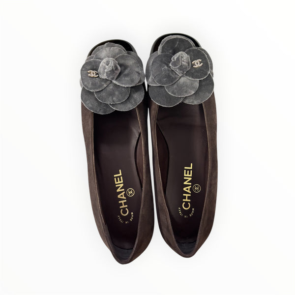 Chanel Suede Patent Cap Toe Camellia Ballerina Flats 37 Marron Gris Size 39
