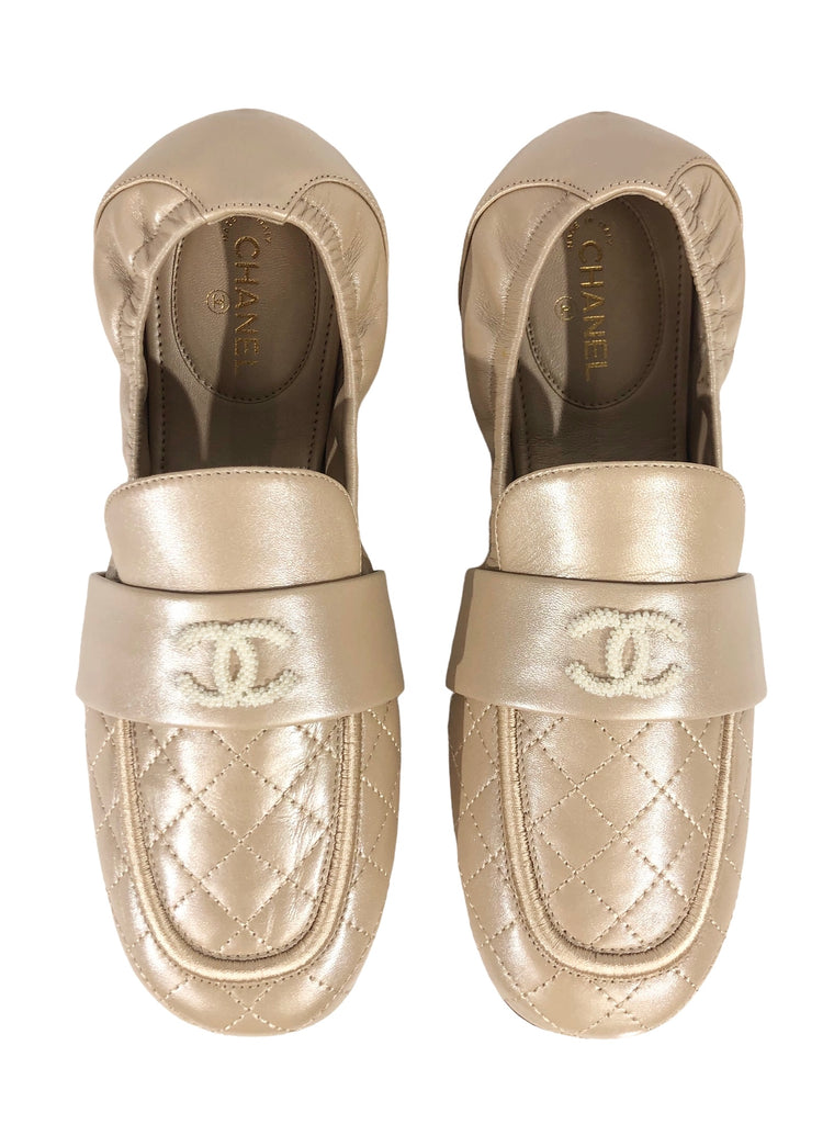 Laminated Lambskin Quilted Elastic CC Moccasin Loafers