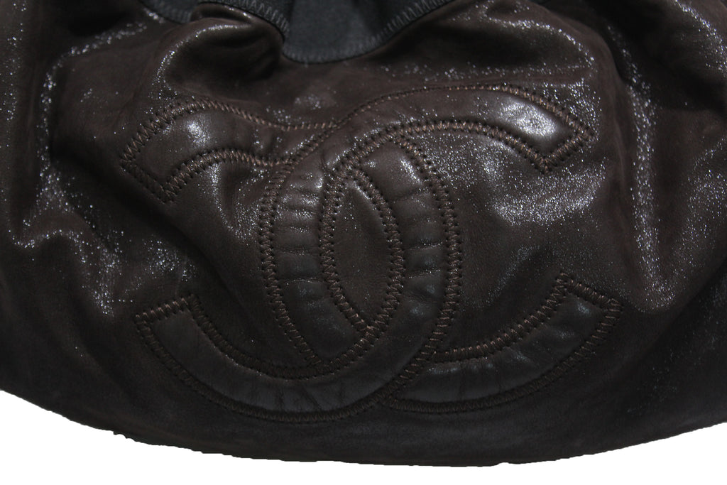Chanel  Cabas Brown Leather Black Microfiber Hobo Bag – Baggio