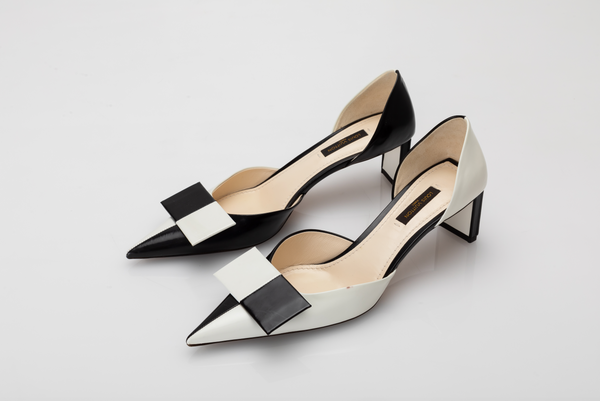 Black and White Leather D'Orsay Bow Pointed Toe Pumps | Size 38