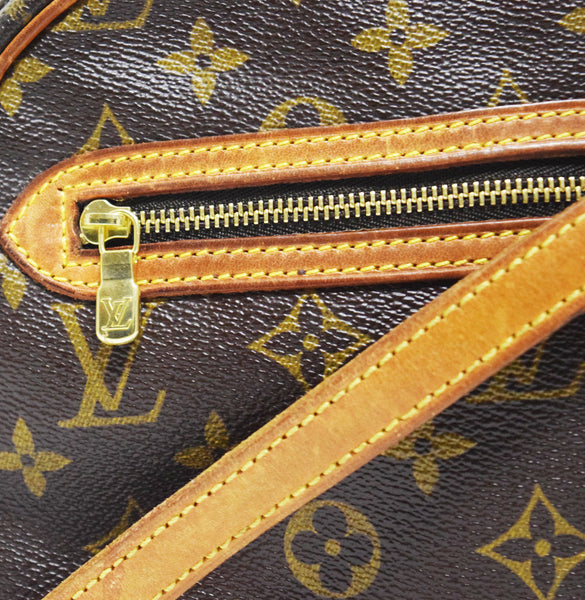 Louis Vuitton | Crossbody with Top Zipped Closure