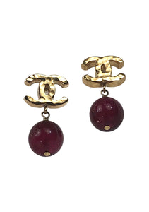 Hammered Strass Interlocked CC's Red Drop Stone Earrings
