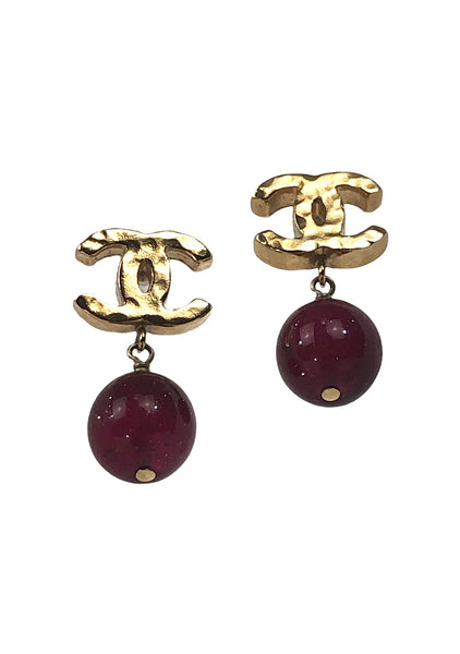 Hammered Strass Interlocked CC's Red Drop Stone Earrings