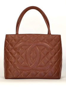 Vintage Medallion Quilted Caviar Leather Handbag