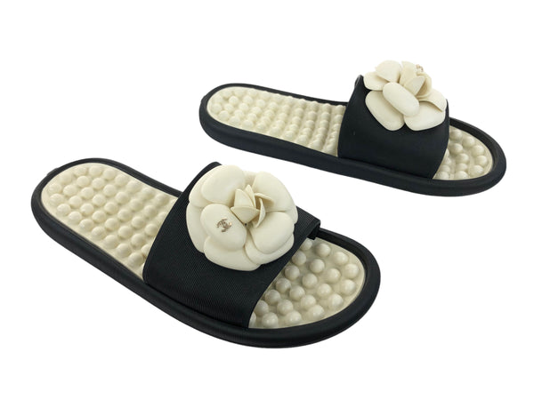 Black and White Rubber Camellia Slides | Size US 7.5/8 - IT 40