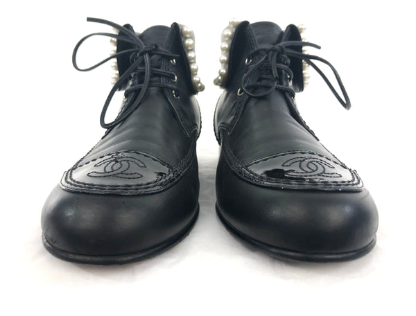 Lace Up Ankle Boots with Faux Pearls | Size US 9 - IT 40