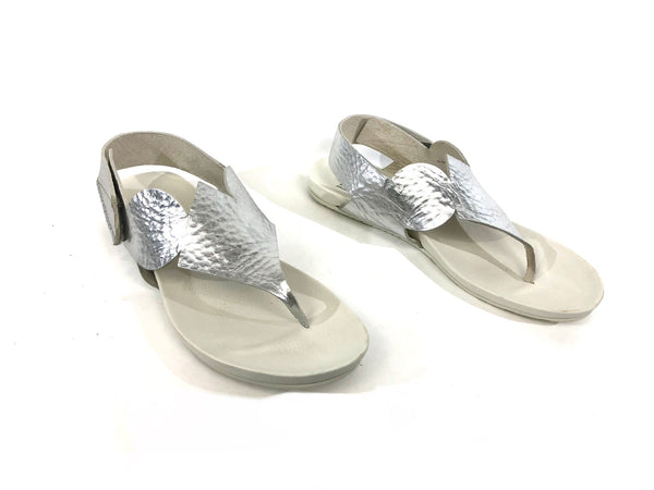 Josefa Metallic Leather Geometric Thong Sandals | Size 7.5