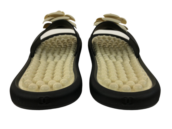 Black and White Rubber Camellia Slides | Size US 7.5/8 - IT 40