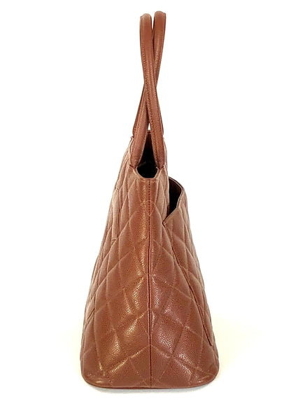Vintage Medallion Quilted Caviar Leather Handbag