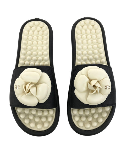 Black and White Rubber Camellia Slides | Size US 7.5/8 - IT 40