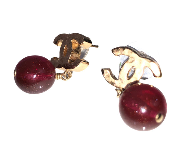 Hammered Strass Interlocked CC's Red Drop Stone Earrings