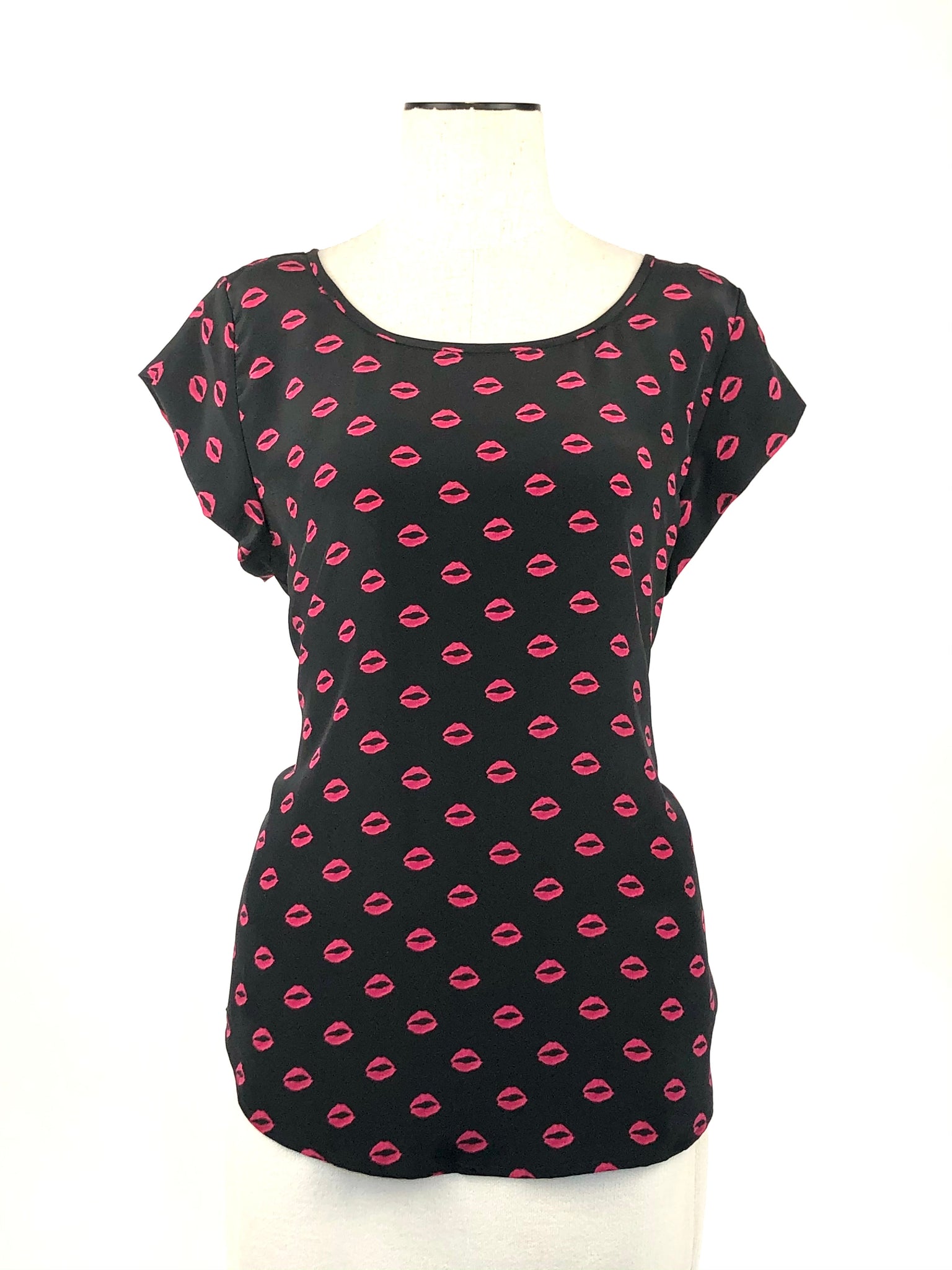 Silk Lip-Print Short Sleeve Top | Size M