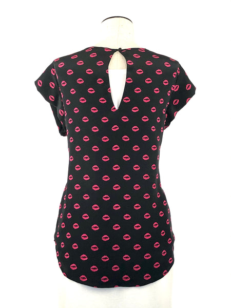 Silk Lip-Print Short Sleeve Top | Size M