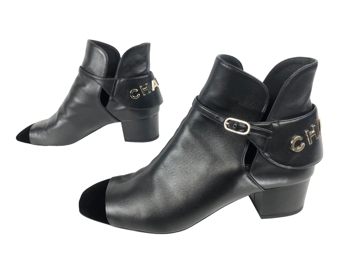 Chanel Ankle Boots Navy blue Velvet ref.800484 - Joli Closet