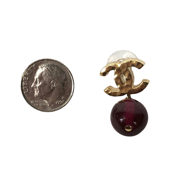 Hammered Strass Interlocked CC's Red Drop Stone Earrings