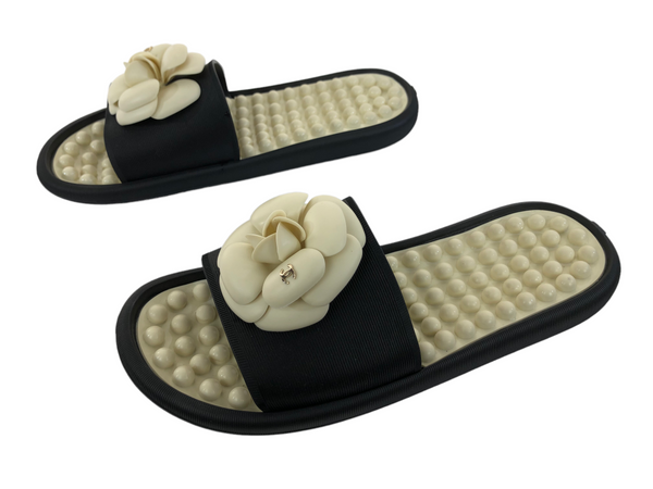 Black and White Rubber Camellia Slides | Size US 7.5/8 - IT 40