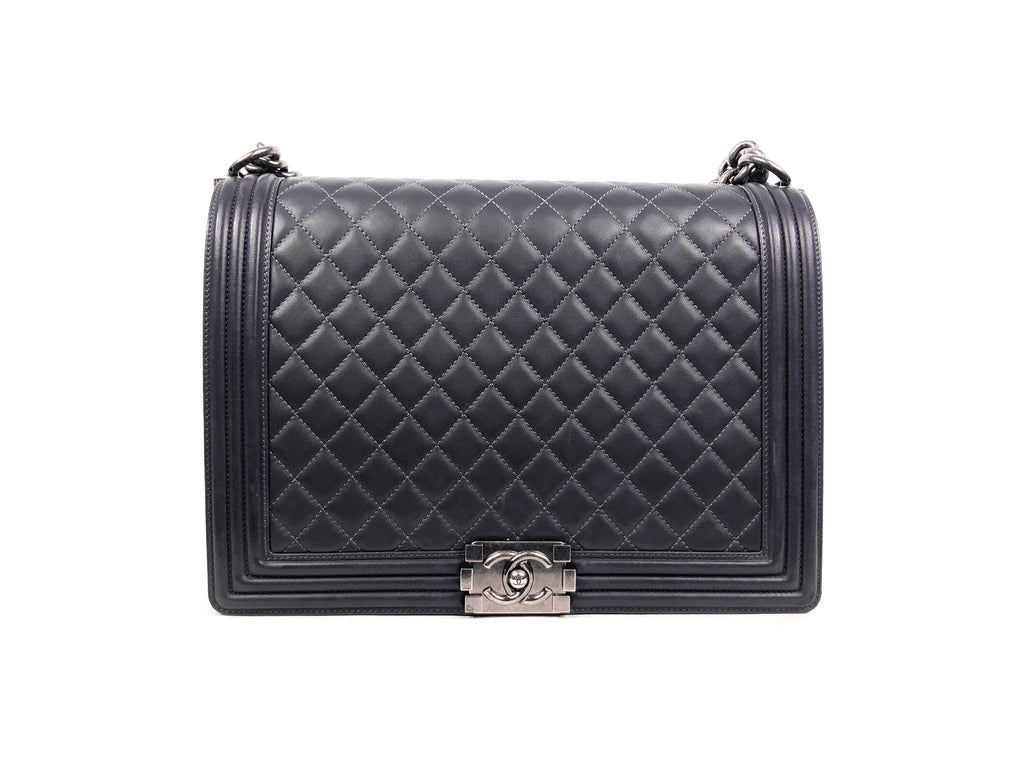 Chanel Boy Flap Caviar Leather Crossbody Bag in Grey